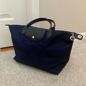 Longchamp medium tote -Excellent condition.